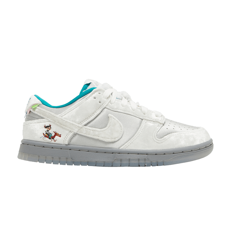 Nike Wmns Dunk Low 'Ice' — Grey Fog/Photon Dust/Stealth