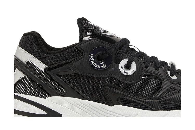 adidas Wmns Astir 'Black White' — Core Black/Core Black/Cloud White