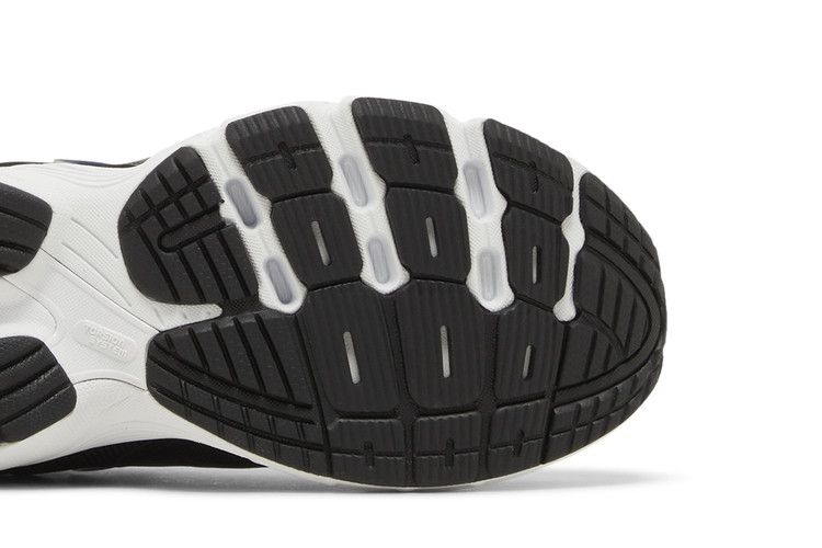adidas Wmns Astir 'Black White' — Core Black/Core Black/Cloud White