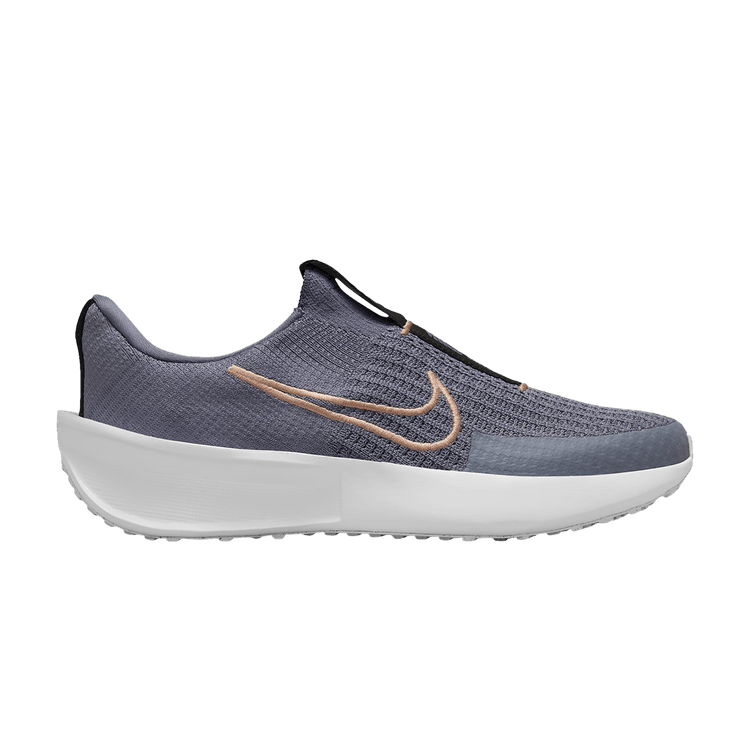 Nike Wmns Interact Run EasyOn 'Light Carbon Metallic Red Bronze' — Light Carbon/White/Light Carbon/Metallic Red Bronze