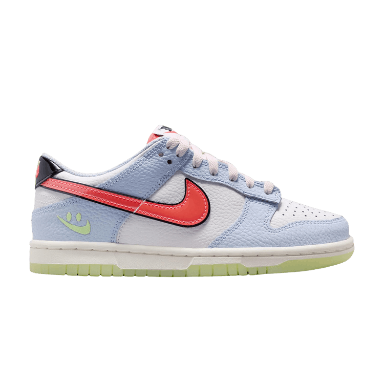 Nike Dunk Low GS 'Smiley Swoosh White - Hydrogen Blue Crimson' — White/Hydrogen Blue/Black/Flash Crimson
