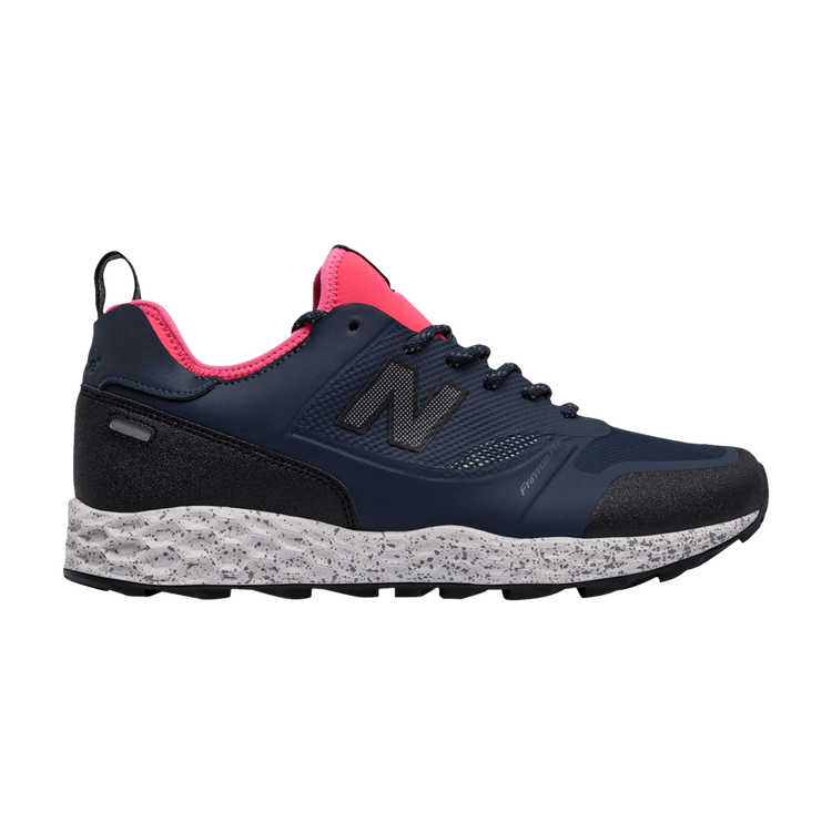 New Balance Fresh Foam Trailbuster 'Navy Guava' — Navy/Guava
